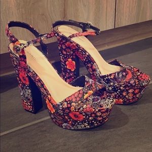 🔵 Bamboo Flower Platform Pumps with Ankle Strap